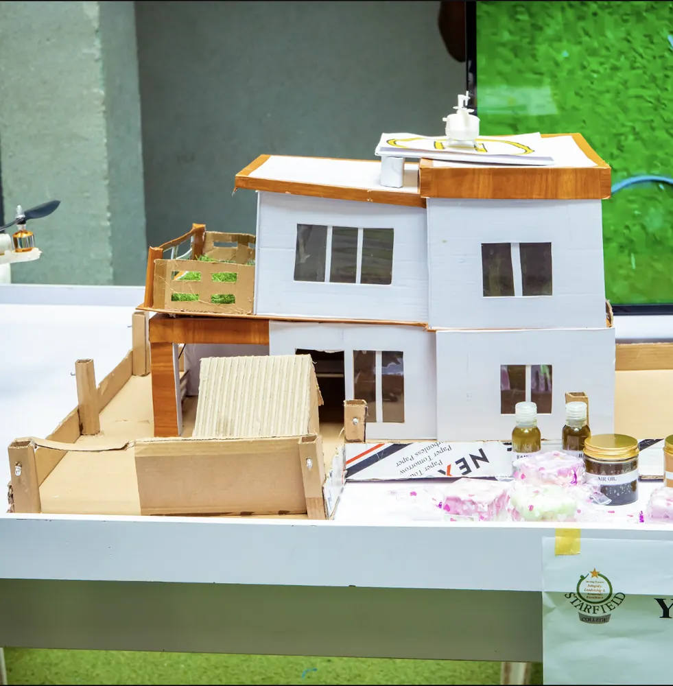 A smart house model with lights and sensors, built by Maskido pupils